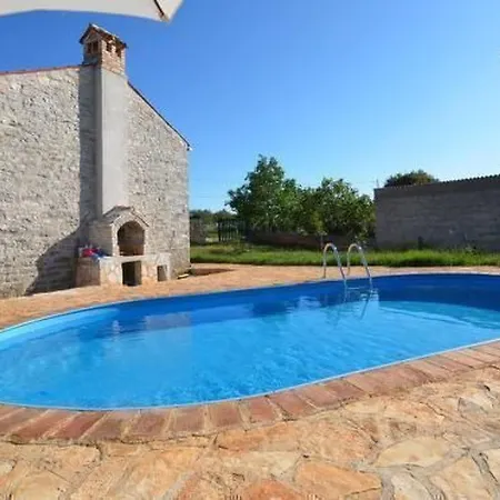 In Bratulici Mit Privatem Pool By Interhome Vakantiehuis Hreljići