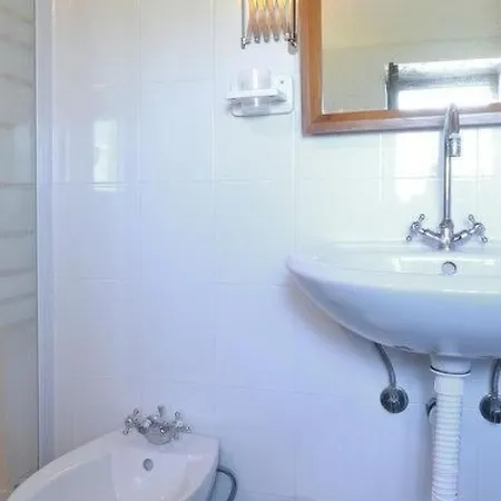 펜션 In Bratulici Mit Privatem Pool By Interhome *