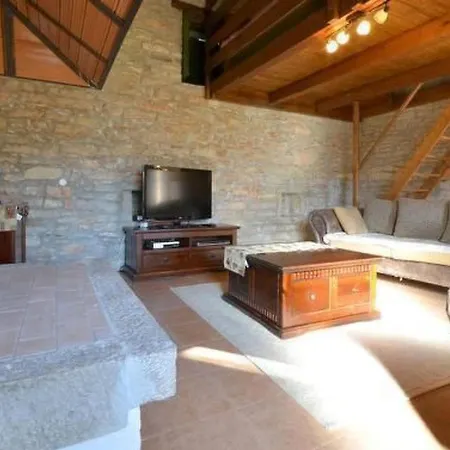In Bratulici Mit Privatem Pool By Interhome בית נופש