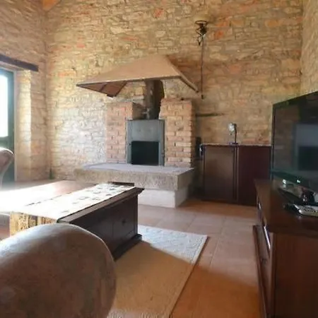 In Bratulici Mit Privatem Pool By Interhome *