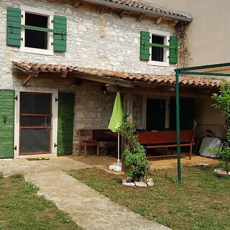 In Bratulici Mit Privatem Pool By Interhome Hreljići